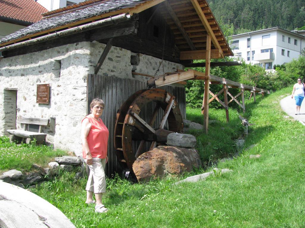 Hotel Haus Eder Burgi Nikolsdorf Exterior foto